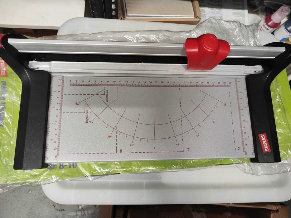 Cisalha Rotativa Staples A4 - Nova (Nunca Usada)