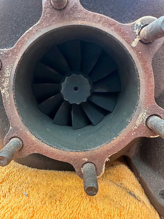 Turbo Holset HX82 –  300 Horas – Excelente Estado Mecanico