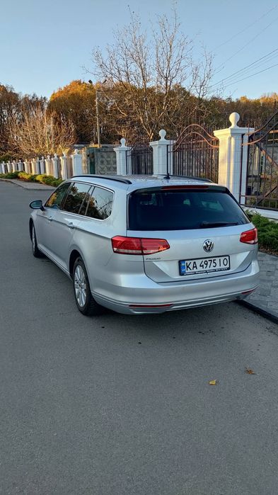 Продам автомобіль Volkswagen Passat B8