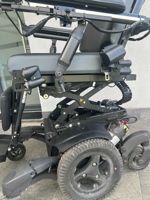 Quickie Jive M Electric Wheelchair