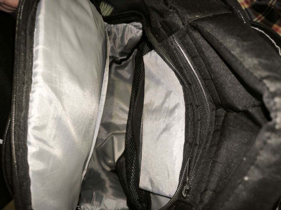 Mochila / mala preta axians da hp
