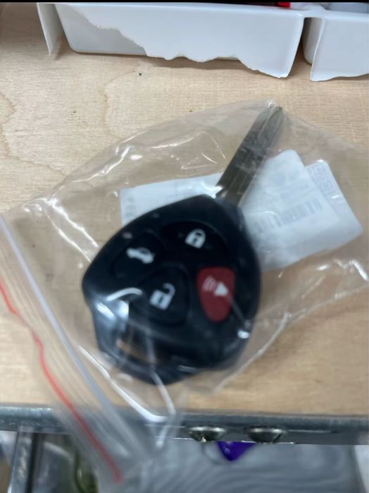 Виготовлення автоключів,відкриття авто,ремонт замків запалення