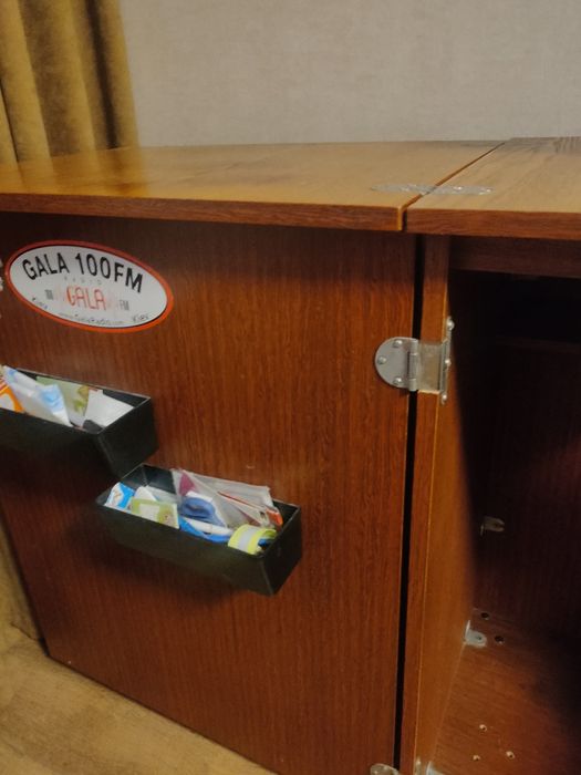 Продам швейну машину Чайка -142 М