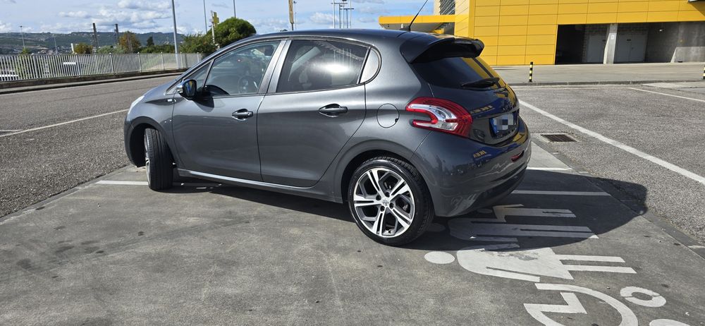 Peugeot 208 1.6 HDI - 2015