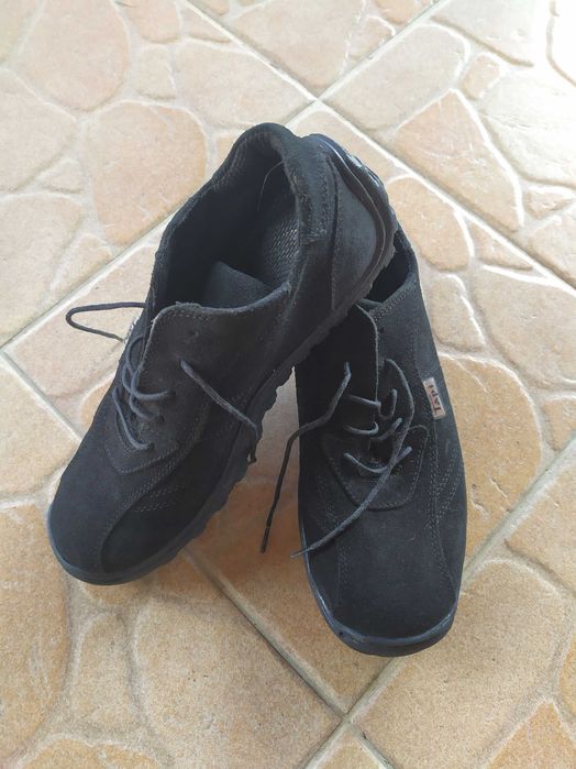Buty czarne skórzane Tapi