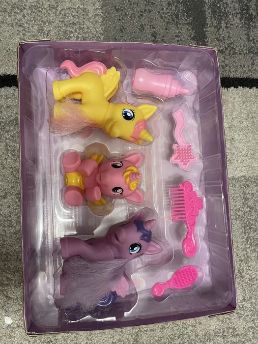 Zestaw 3 Koniki Pony z akcesoriami