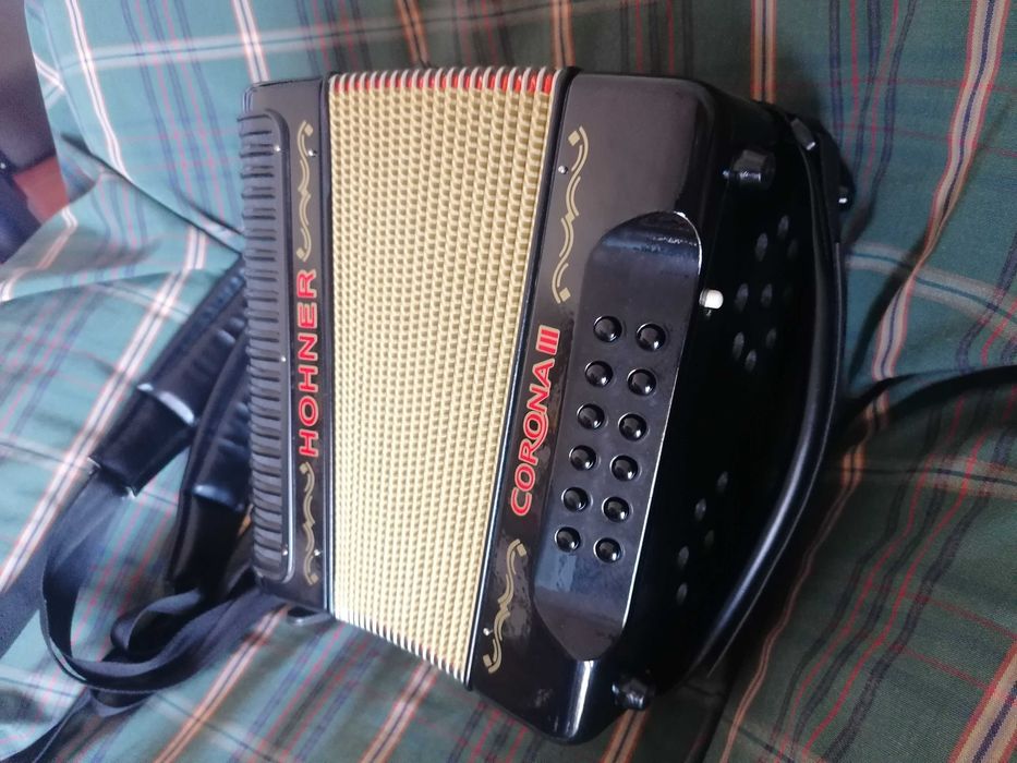 Concertina Hohner Corona lll 3* Voz Funana