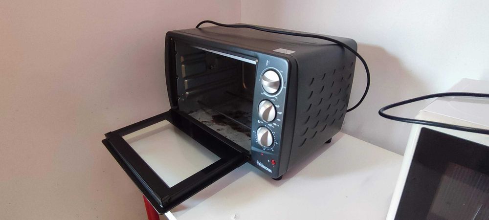 Forno Tristar preto 28 litros em bom estado
