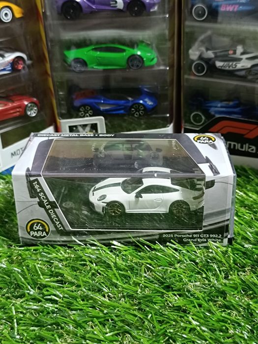 64 PARA 2025 Porsche 9111 GT3 992.2 Guards Prix White