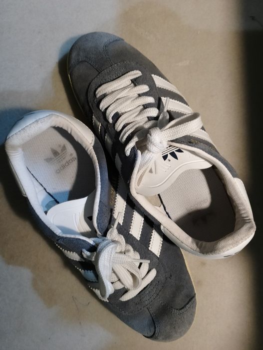 Sapatilhas Adidas Gazelle cinza escuro para homem