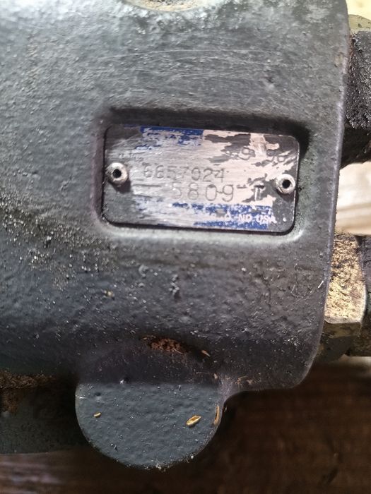 Motor de tração Bobcat 753