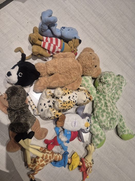 10szt maskotek  scooby doo,papa smerf i  inne