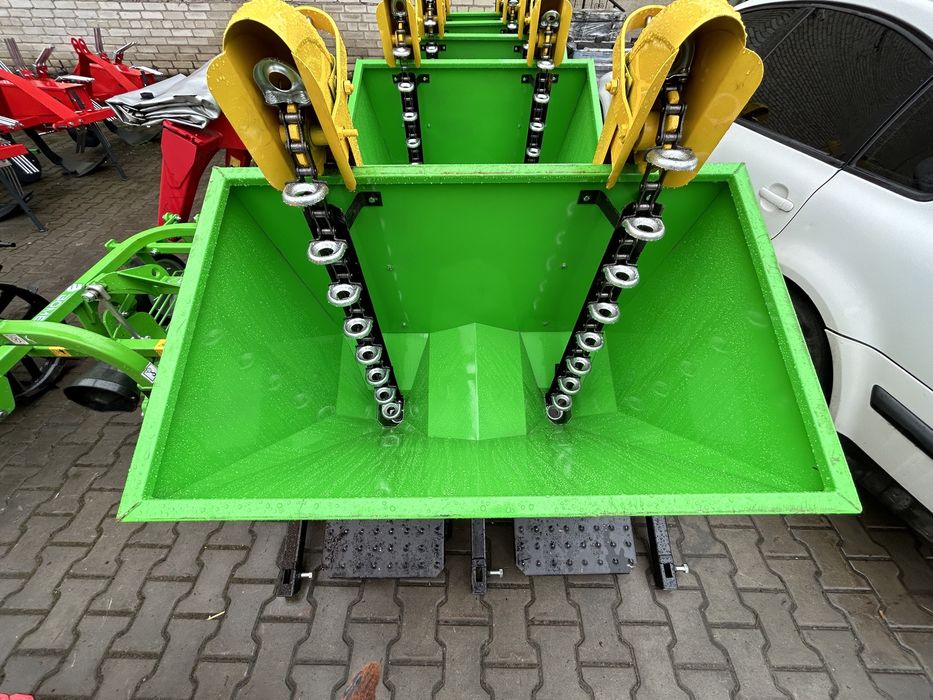 Картоплесажалка Bomet Сажалка двохрядна Бачок на добриво Окучник Їжаки