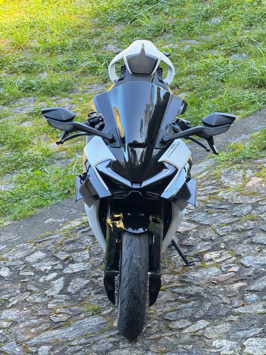 CFMoto 675SR-R 2025