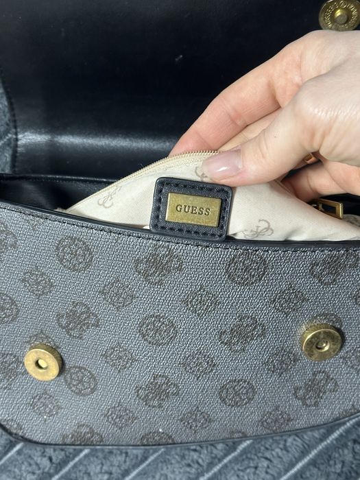 Продам сумку Guess