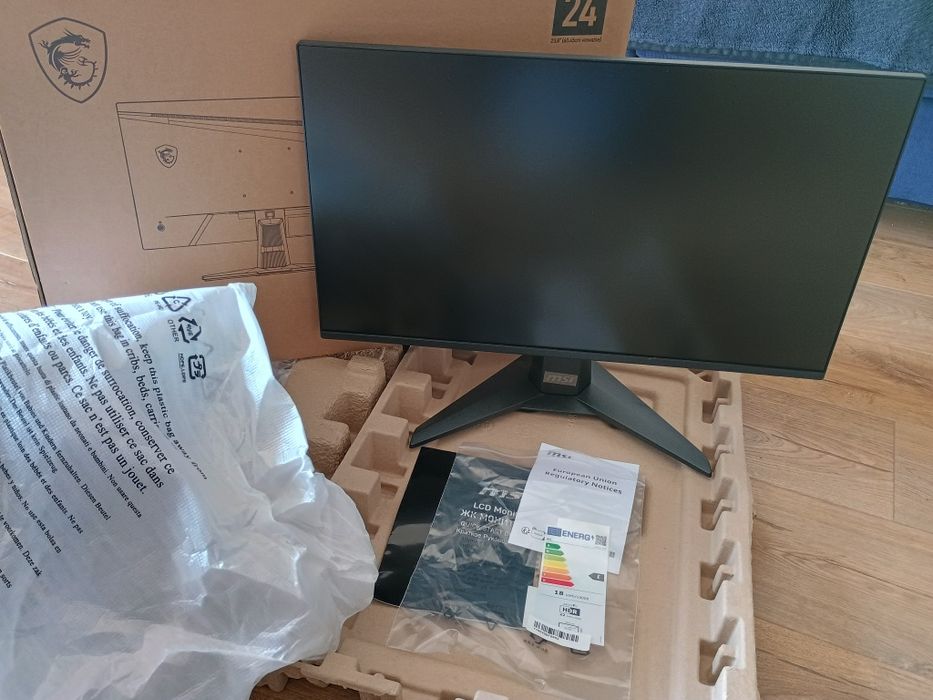 Monitor 24  MSI G242L E14