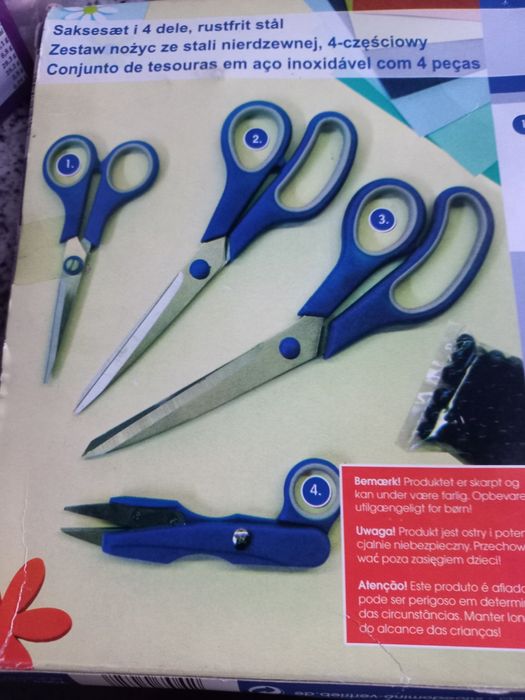 Conjunto de 4 tesouras novas para destros e canhotos