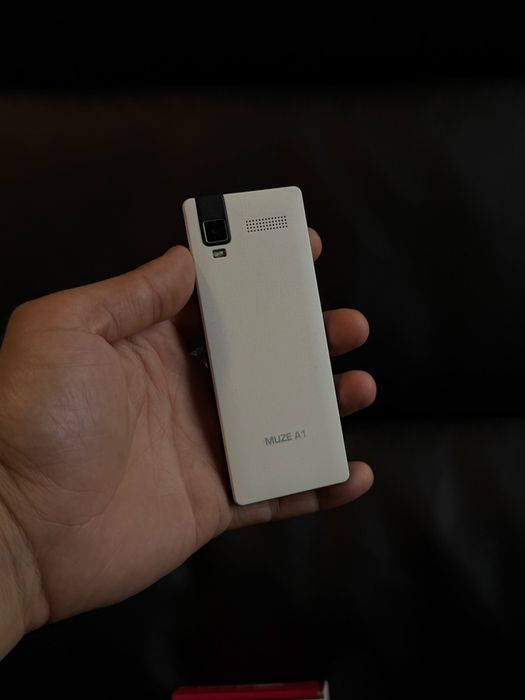 кнопочний телефон PRESTIGIO MUZE A1