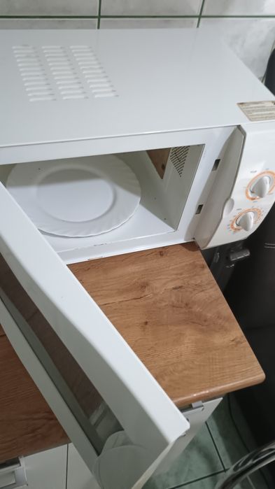 Mikrofalówka uzywana leciwa LG