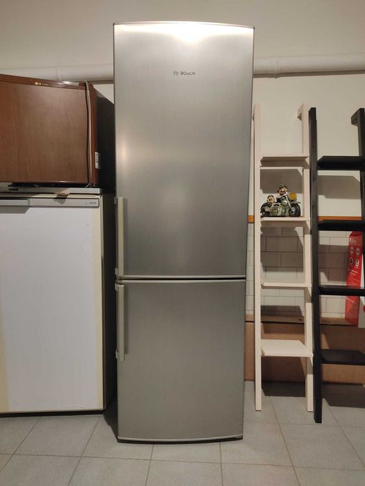 Frigorífico Combinado Bosch No Frost Inox (2m) – Como Novo