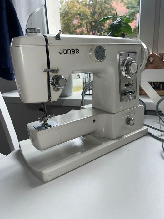 Maszyna do szycia Jones b 765