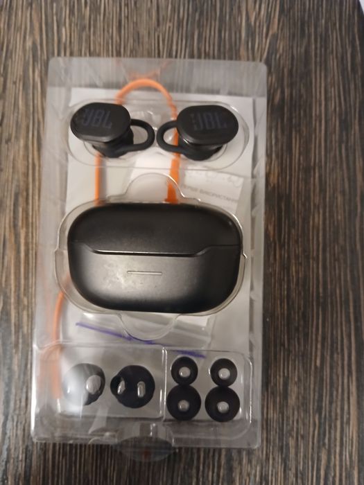 Продаю безпровідні навушники .