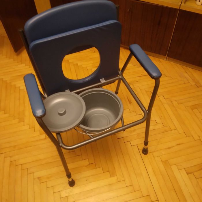 krzesło sanitarne fotel wc dla seniora regulowane