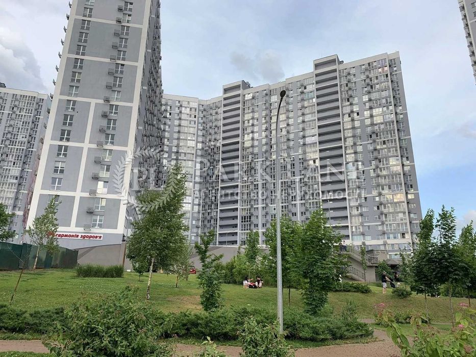 1 к.Ревуцького  40в,  ЖК Лебединий,Харківський масив,Дарницький р-н