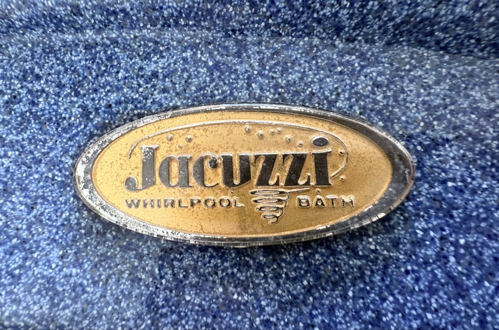 Excellente original Jacuzzi / Wirlpool  com pouco uso - com cobertura