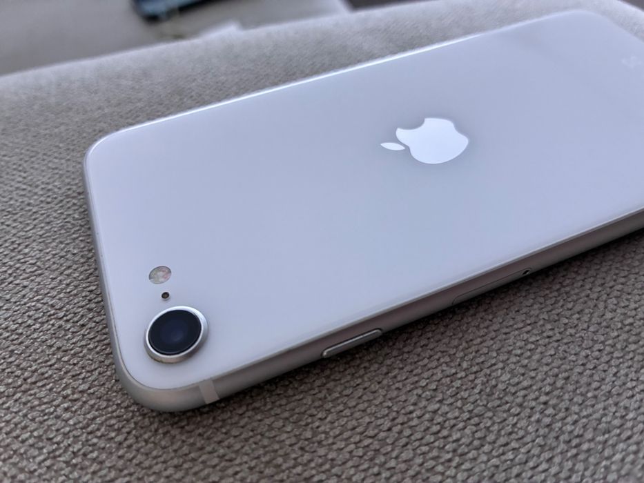 iPhone SE 2020 - em excelente estado conservação