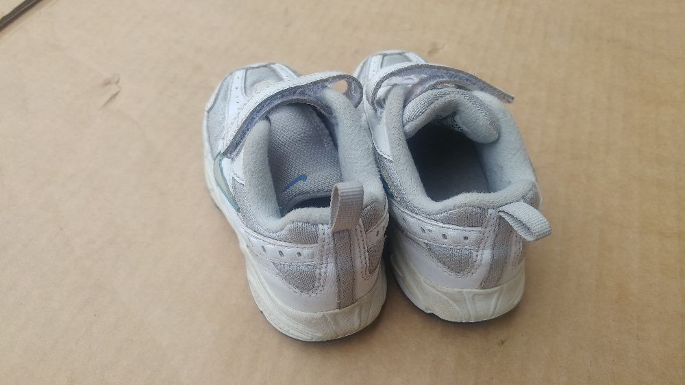 Nike buciki dla dziecka Nr 22,5 14,5 cm