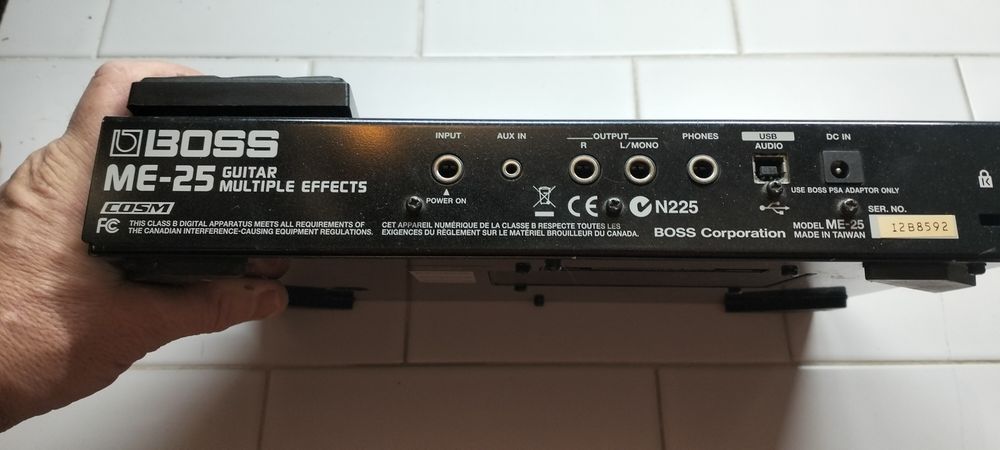 Boss ME-25 com CD e Transformador AC