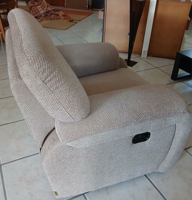 Sofa com mecanismo manual