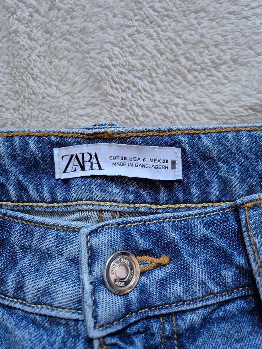 Jeansy Zara z rozdarciami