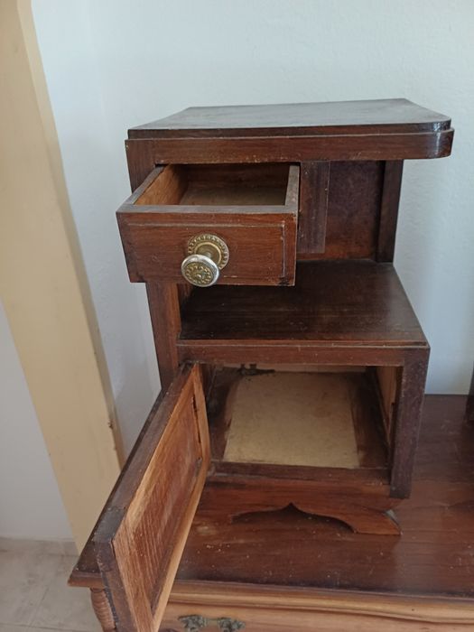 Mesa de cabeceira