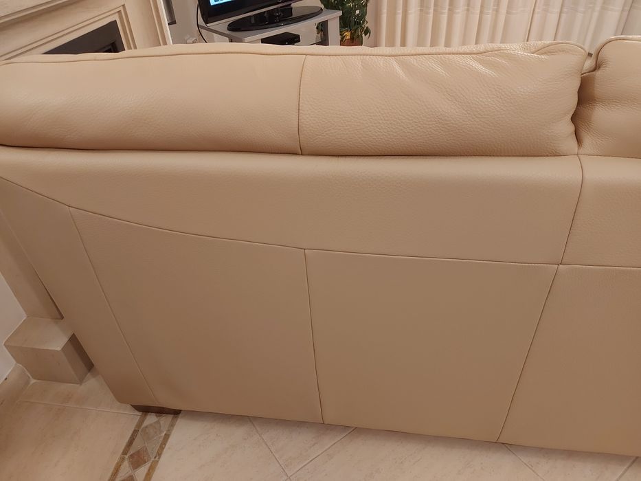 Sofá de pele de 3 lugares com cama, estrado de madeira e colchão