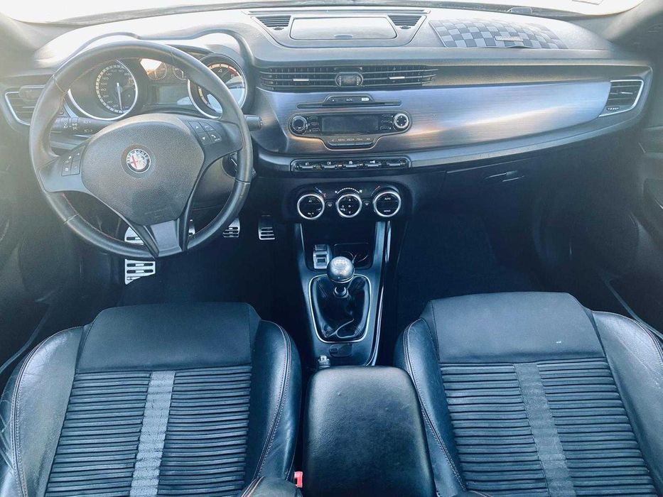 Alfa Romeo Giulietta 1.6 JTDm Progression — photo 4