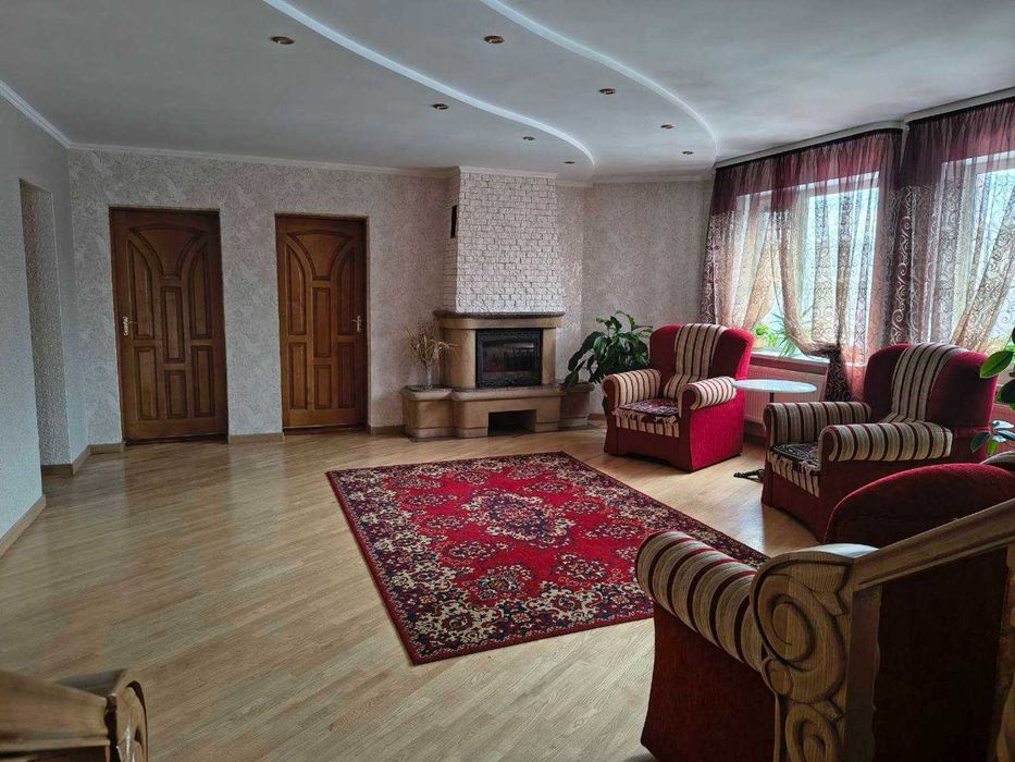 Продам 3-поверховий будинок в Березині 3449