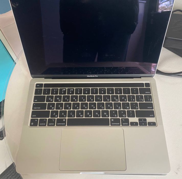 Oryginalna klapa matrycy MacBook A2338 (M1) Silver + montaż
