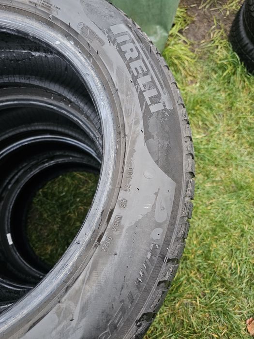 Opony zimowe Pirelli 225/60R18 104H