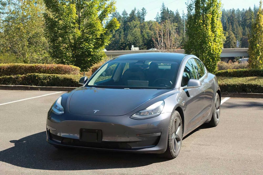 Tesla Model 3 Long Range      2019