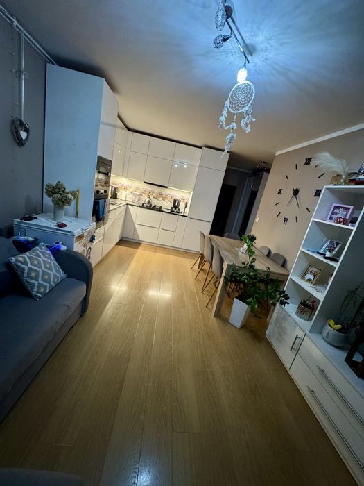 Sprzedam mieszkanie- 3 pokoje- częściowo umeblowane , balkon, piwnica