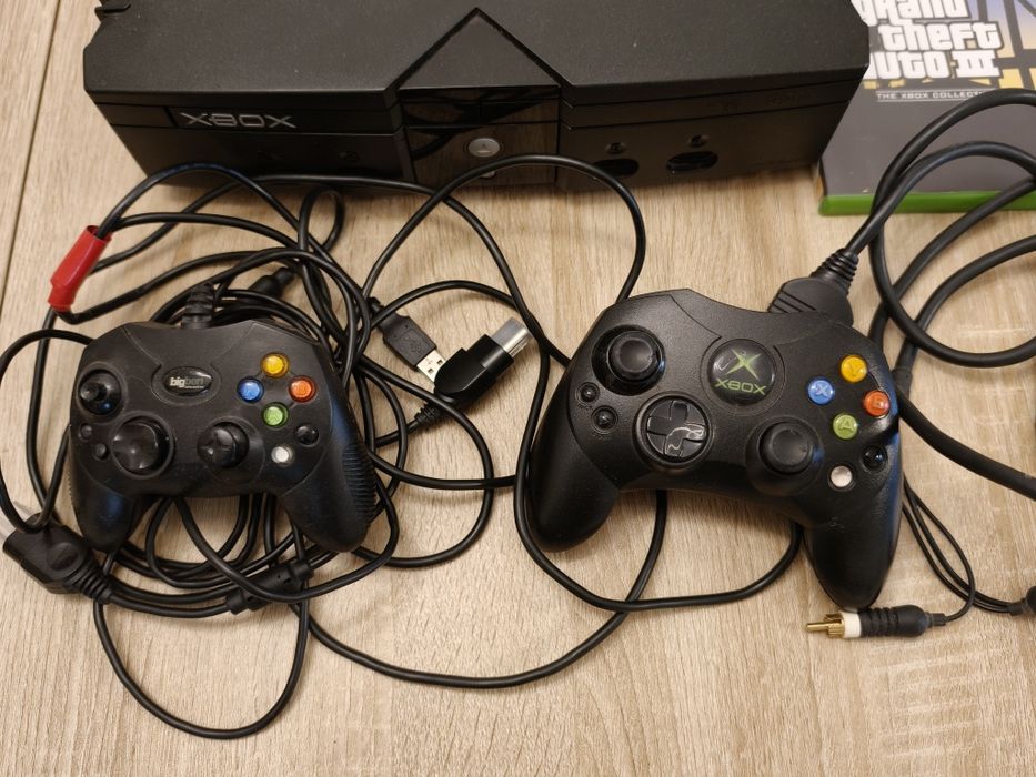 Xbox Original (Primeira Geração) – Modelo sem Corrosão + Comando c/ Mod PC
