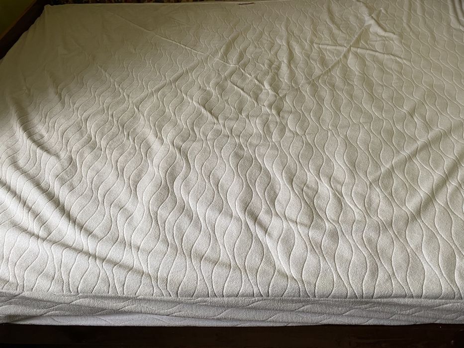 Продам матрас з наматрасником come-for