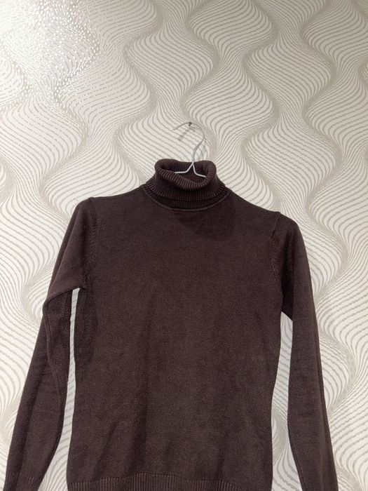 Гольфик Solmar у трендовому шоколадному кольорі