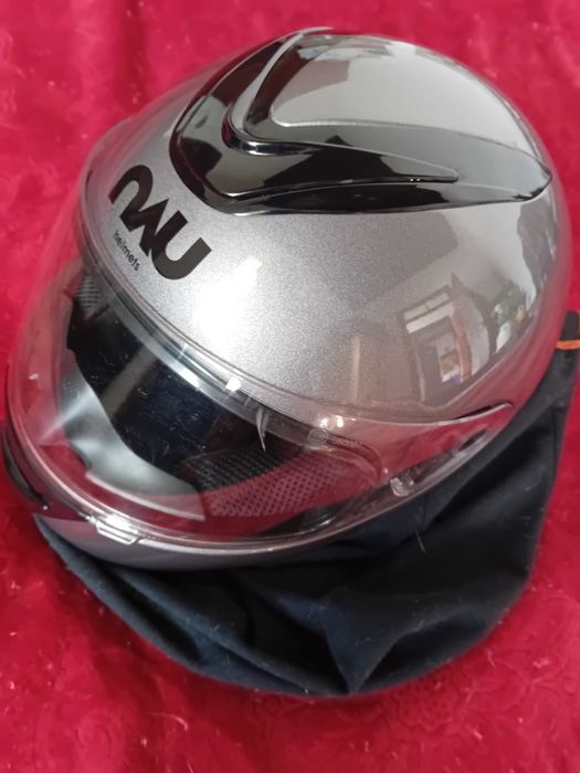 Capacete integral marca NAU