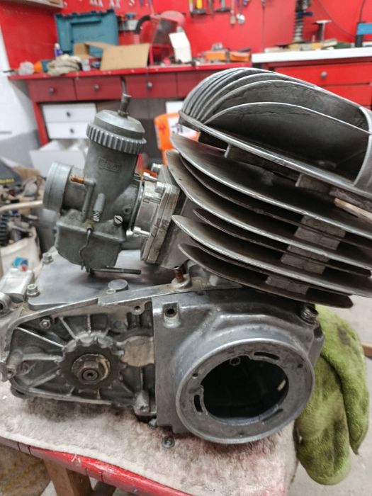 Продам запчасти cz250/513