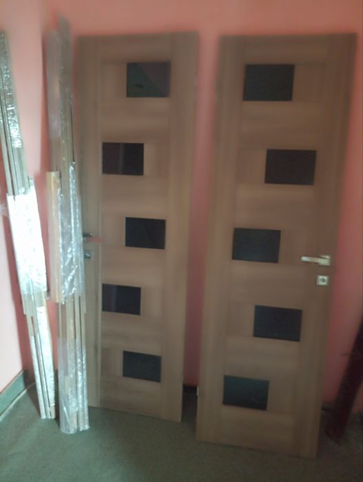 Продам двері 2 шт.