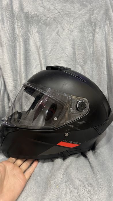 mt helmets thunder 4