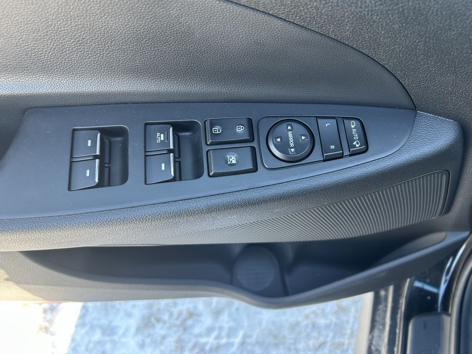 Офіційне авто ,максимальна комплектація